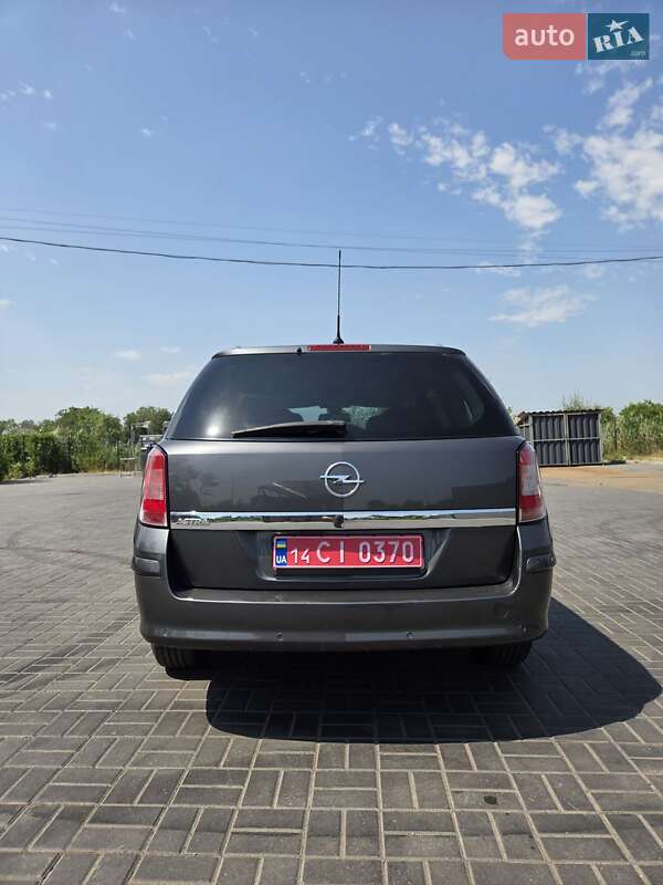 Универсал Opel Astra 2010 в Днепре