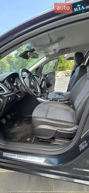 Универсал Opel Astra 2015 в Стрые