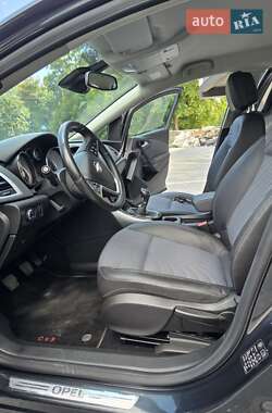 Универсал Opel Astra 2015 в 