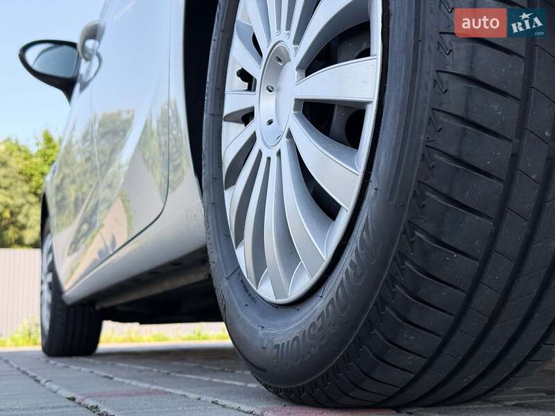 Универсал Opel Astra 2016 в Луцке