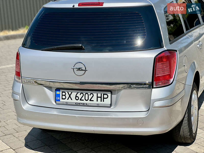 Універсал Opel Astra 2005 в Івано-Франківську