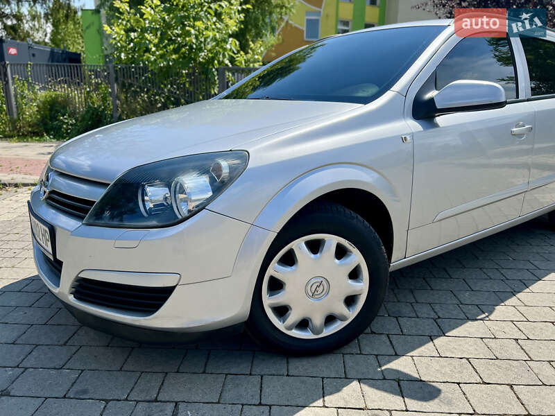 Універсал Opel Astra 2005 в Івано-Франківську