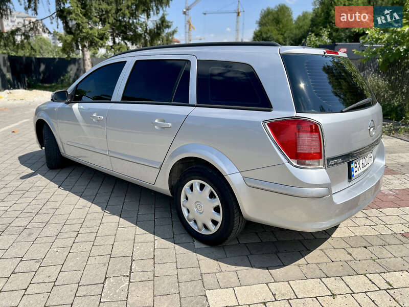 Універсал Opel Astra 2005 в Івано-Франківську