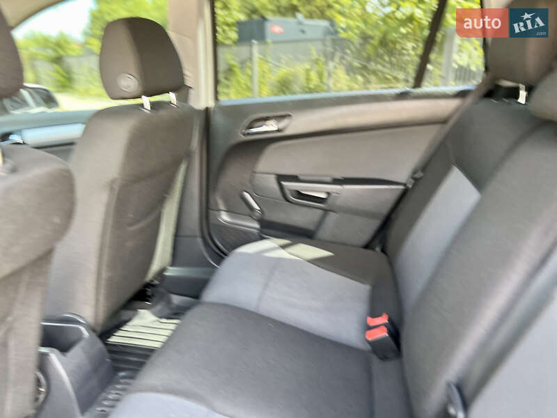 Універсал Opel Astra 2005 в Івано-Франківську
