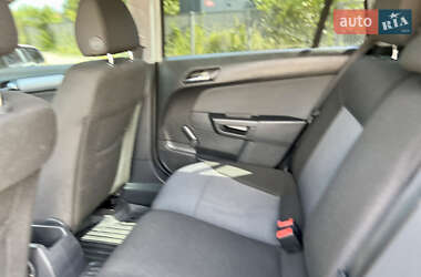 Универсал Opel Astra 2005 в 