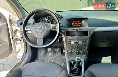 Универсал Opel Astra 2005 в 