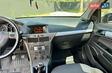 Универсал Opel Astra 2005 в 