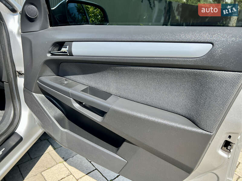 Універсал Opel Astra 2005 в Івано-Франківську