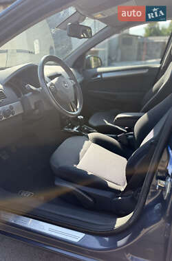 Універсал Opel Astra 2010 в 
