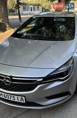 Універсал Opel Astra 2017 в Житомирі