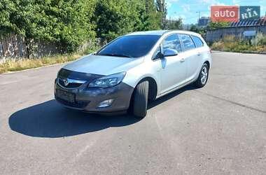 Универсал Opel Astra 2011 в Киеве