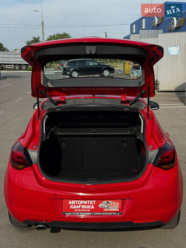 Хэтчбек Opel Astra 2011 в Каменке