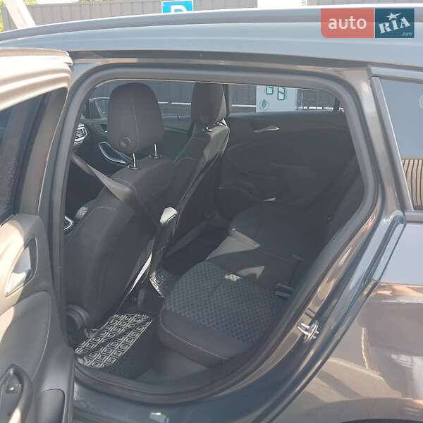 Універсал Opel Astra 2016 в Тячеві