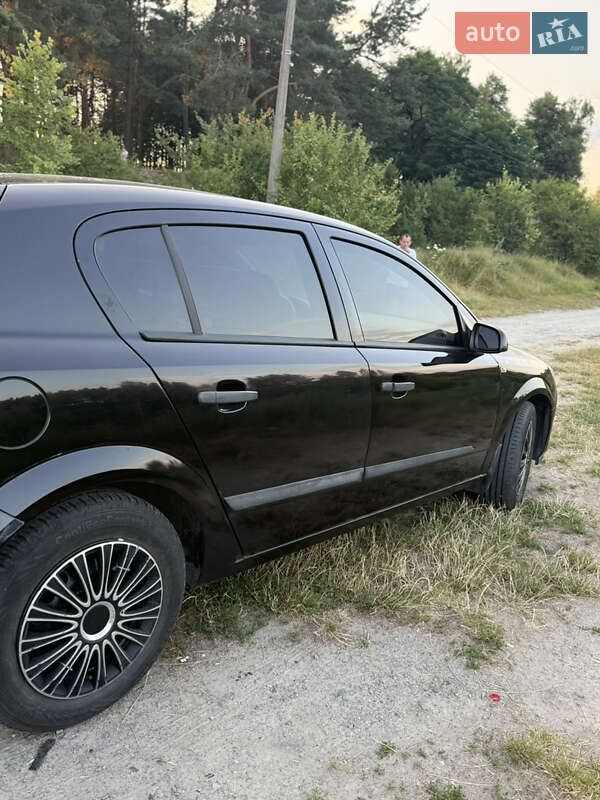 Хетчбек Opel Astra 2006 в Звягелі