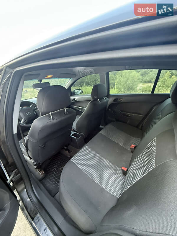 Хетчбек Opel Astra 2006 в Звягелі