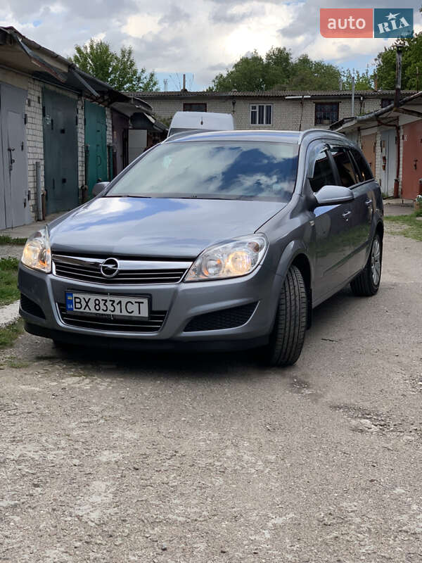 Универсал Opel Astra 2009 в Житомире