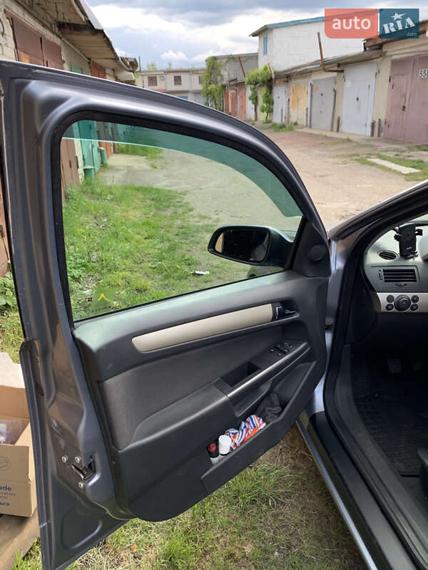 Универсал Opel Astra 2009 в Житомире