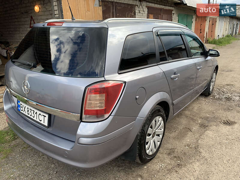 Универсал Opel Astra 2009 в Житомире