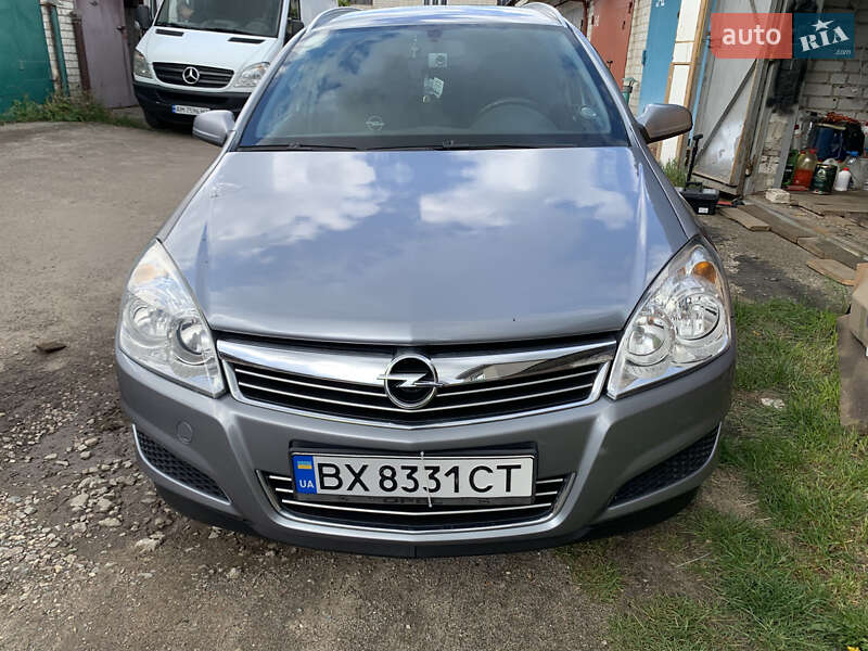 Универсал Opel Astra 2009 в Житомире