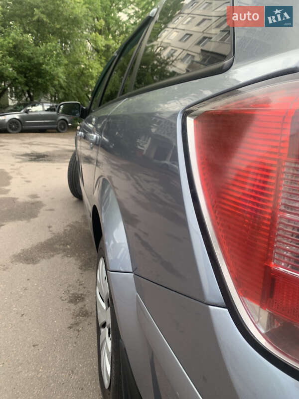 Универсал Opel Astra 2009 в Житомире