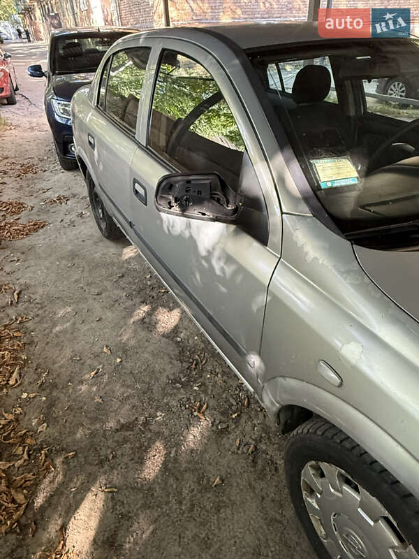 Седан Opel Astra 2006 в Києві