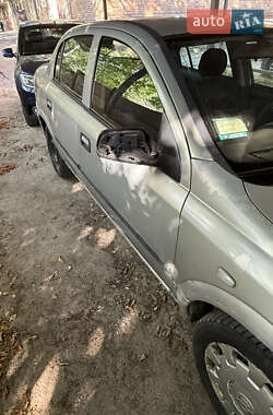 Седан Opel Astra 2006 в 