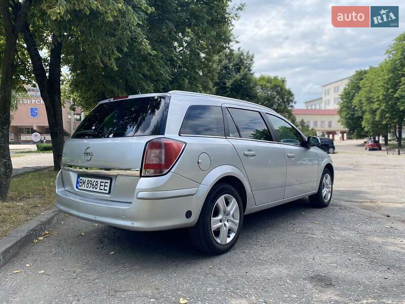 Универсал Opel Astra 2011 в Сумах