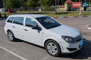 Универсал Opel Astra 2011 в Львове