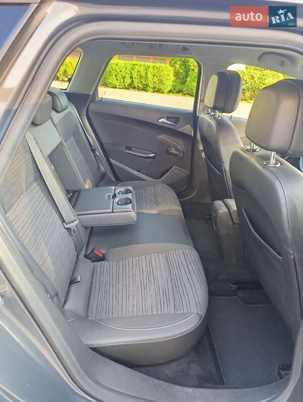 Универсал Opel Astra 2015 в Львове