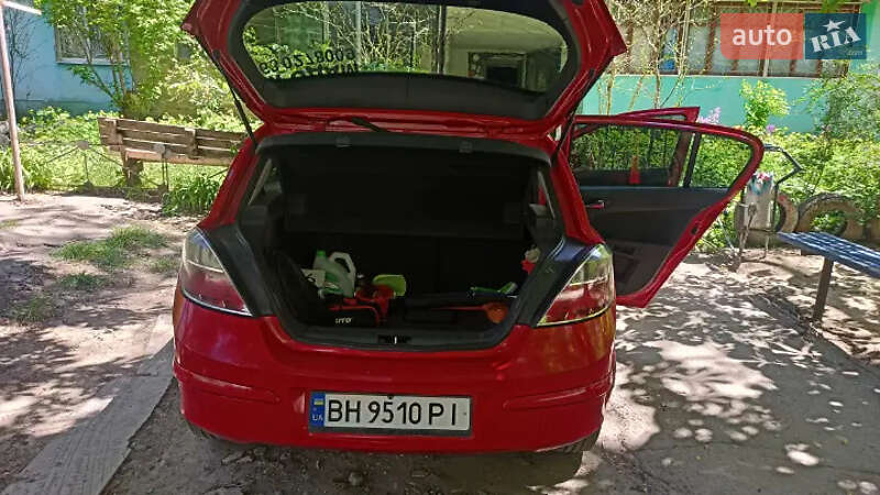 Хэтчбек Opel Astra 2007 в Одессе