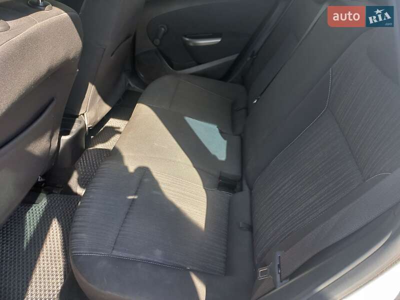 Универсал Opel Astra 2011 в Киеве