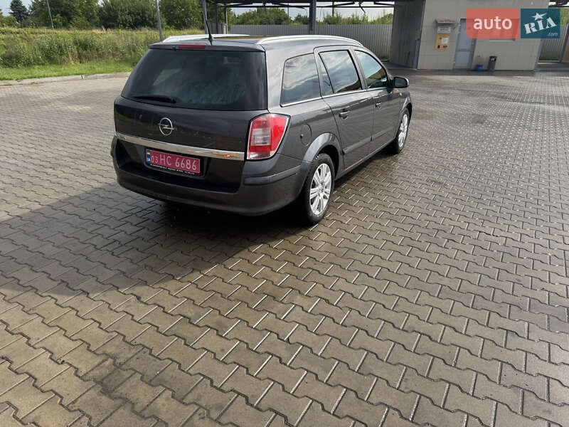 Универсал Opel Astra 2009 в Луцке
