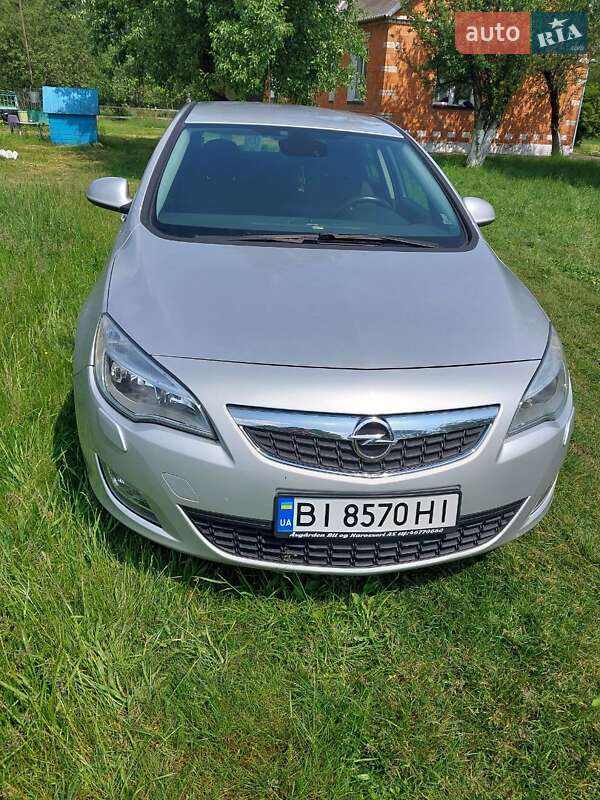 Хэтчбек Opel Astra 2009 в Ровно фото 3 Хэтчбек Opel Astra 2009 в Ровно