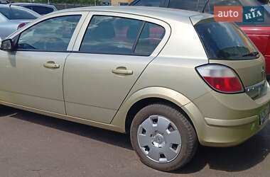 Хэтчбек Opel Astra 2005 в Ровно