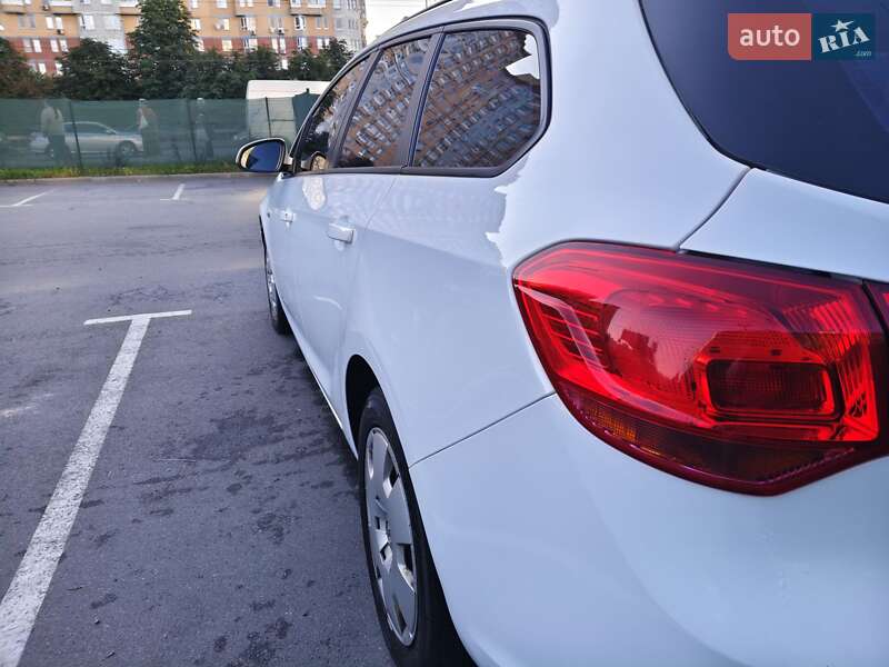 Универсал Opel Astra 2012 в Киеве