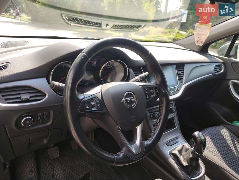 Универсал Opel Astra 2018 в Тернополе