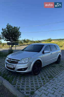 Універсал Opel Astra 2008 в Чернівцях