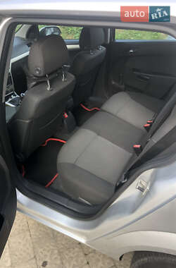 Универсал Opel Astra 2007 в 