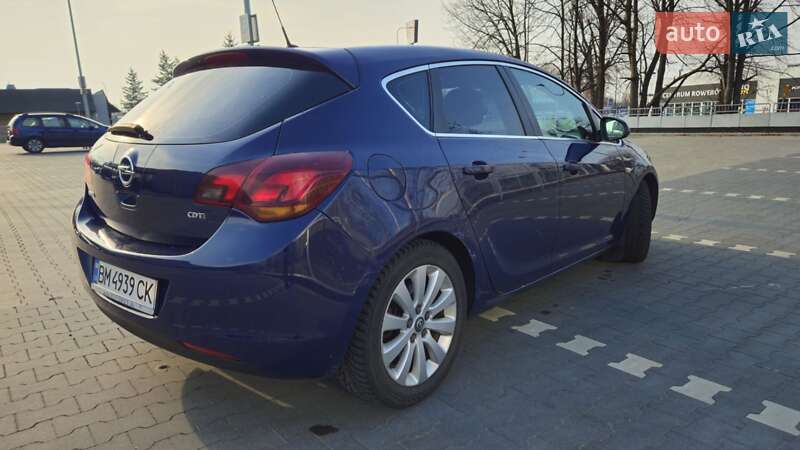 Хетчбек Opel Astra 2011 в Охтирці