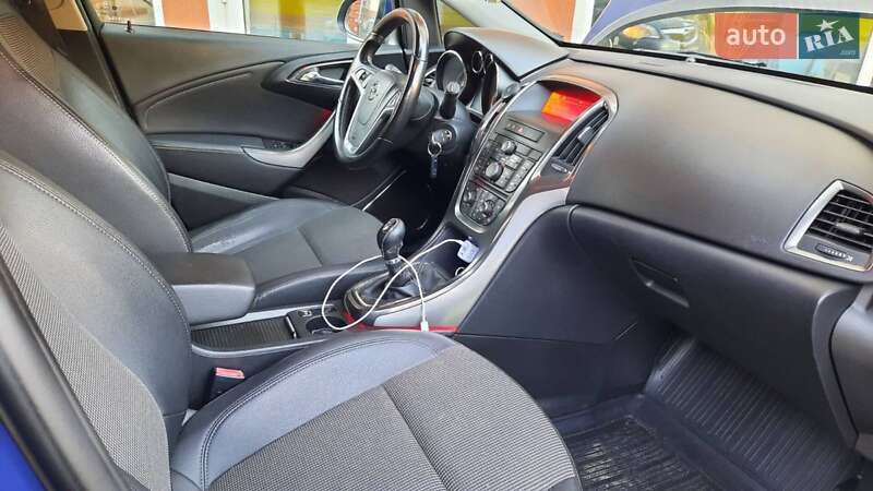 Хетчбек Opel Astra 2011 в Охтирці