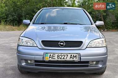 Седан Opel Astra 2004 в 