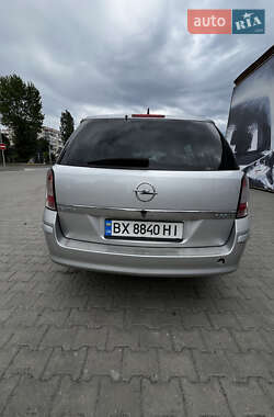 Универсал Opel Astra 2010 в 