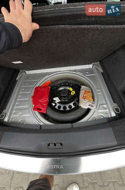 Универсал Opel Astra 2010 в 