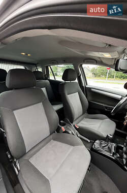 Универсал Opel Astra 2010 в 