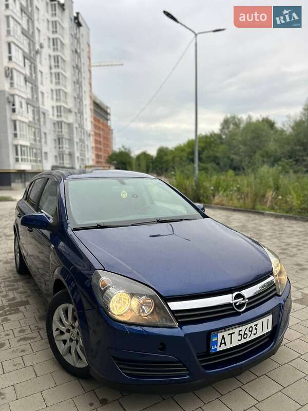 Хэтчбек Opel Astra 2004 в Ивано-Франковске