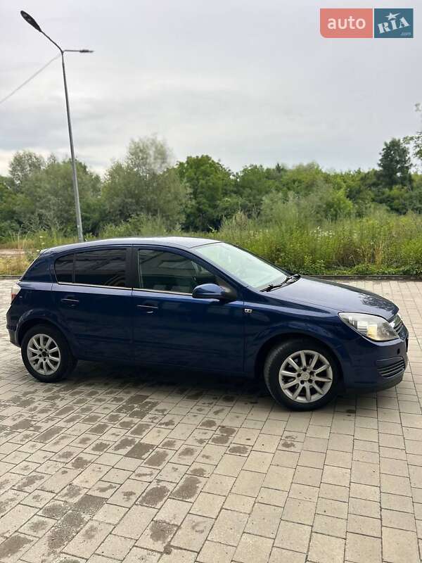 Хэтчбек Opel Astra 2004 в Ивано-Франковске