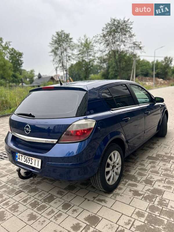 Хэтчбек Opel Astra 2004 в Ивано-Франковске