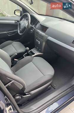 Универсал Opel Astra 2006 в 