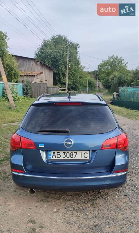 Універсал Opel Astra 2012 в Вінниці