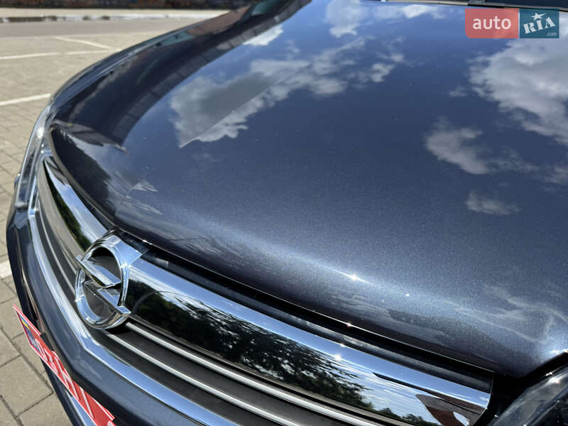 Универсал Opel Astra 2010 в Луцке
